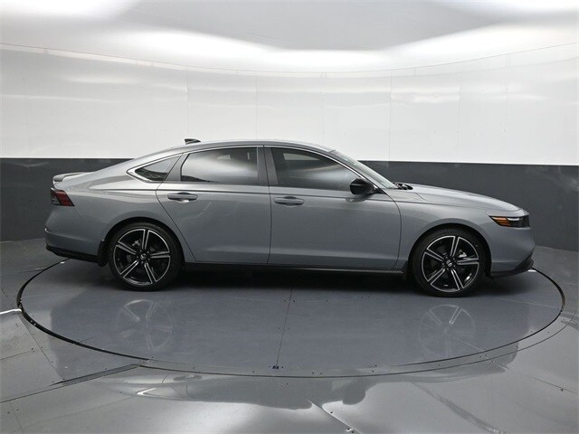 2025 Honda Accord Hybrid Sport photo 3