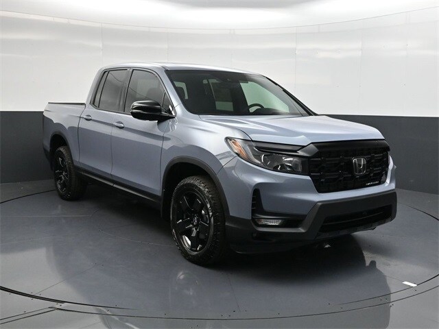 2026 Honda Ridgeline Black Edition photo 2