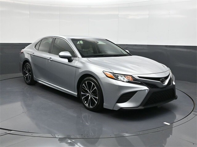 2018 Toyota Camry L photo 2