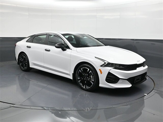 2024 Kia K5 GT-Line photo 2