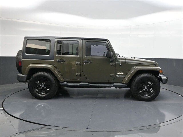 2015 Jeep Wrangler Unlimited Sahara photo 3