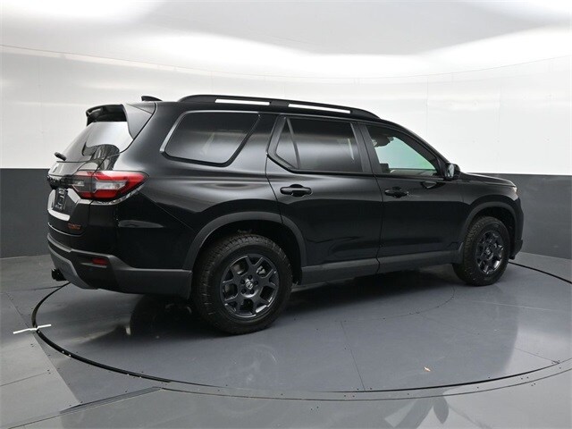 2025 Honda Pilot TrailSport photo 4