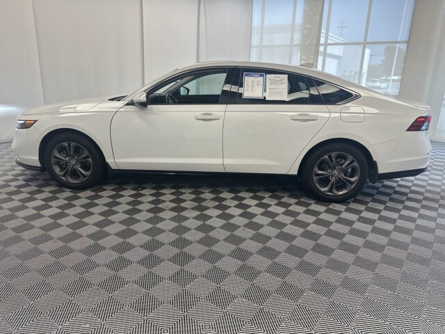2023 Honda Accord Hybrid EX-L photo 3