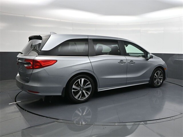 2023 Honda Odyssey Touring photo 4
