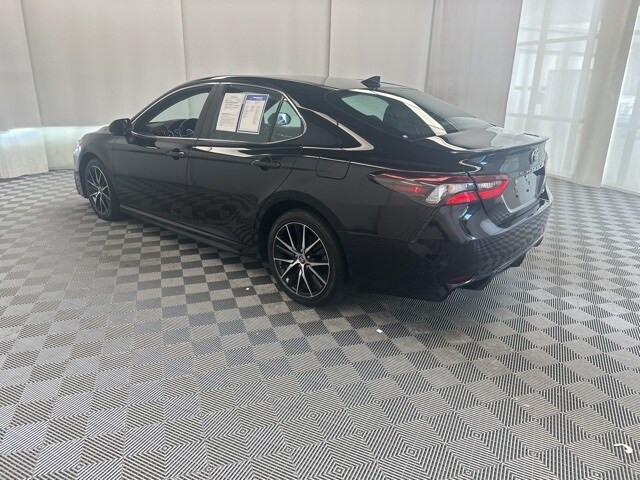 2023 Toyota Camry SE photo 4