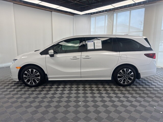 2025 Honda Odyssey Elite photo 3
