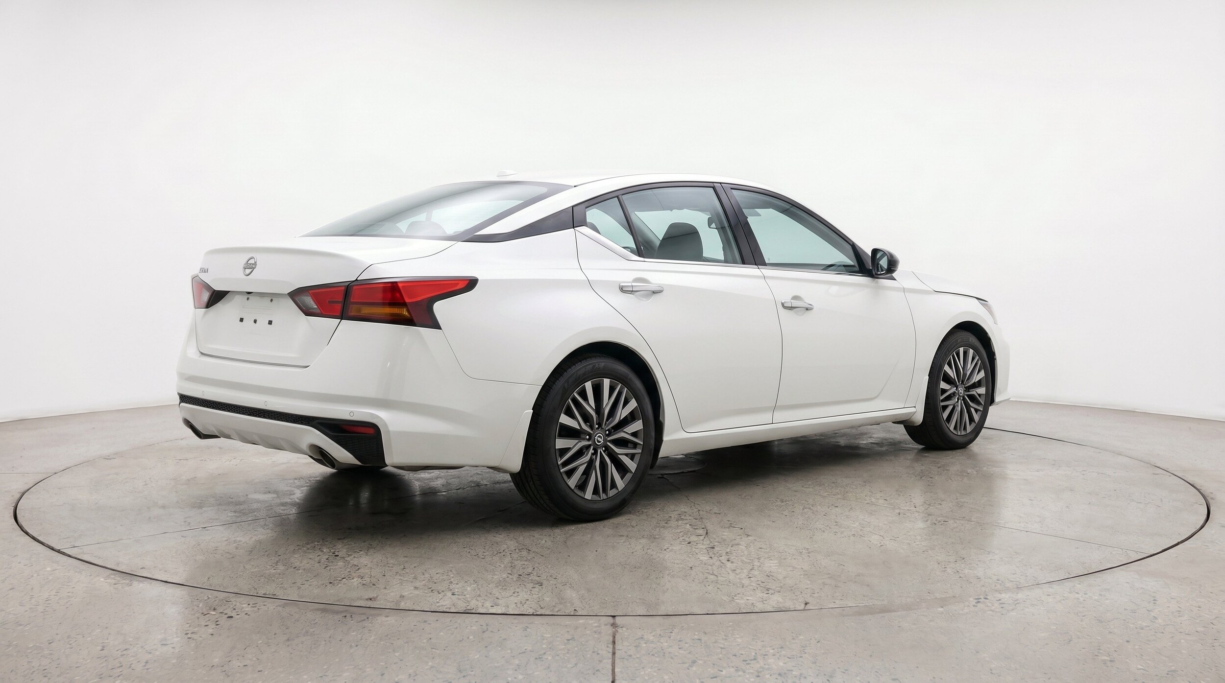 Thumbnail: 2025 Nissan Altima - 9
