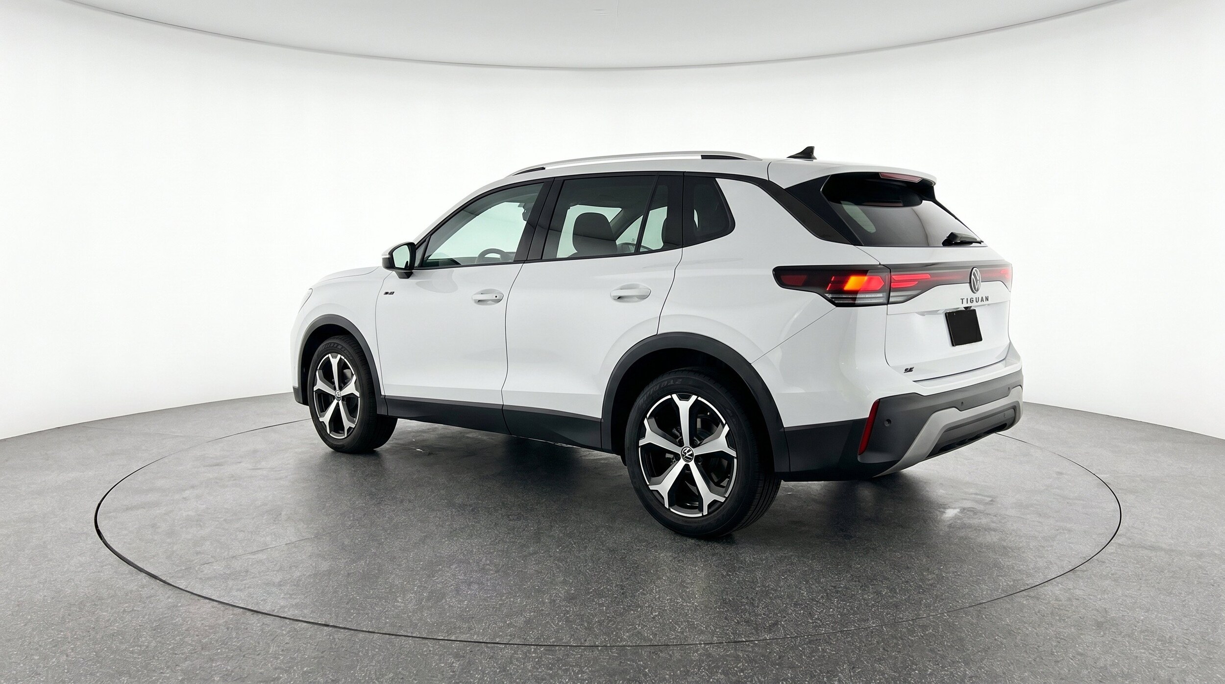 Thumbnail: 2026 Volkswagen Tiguan - 6
