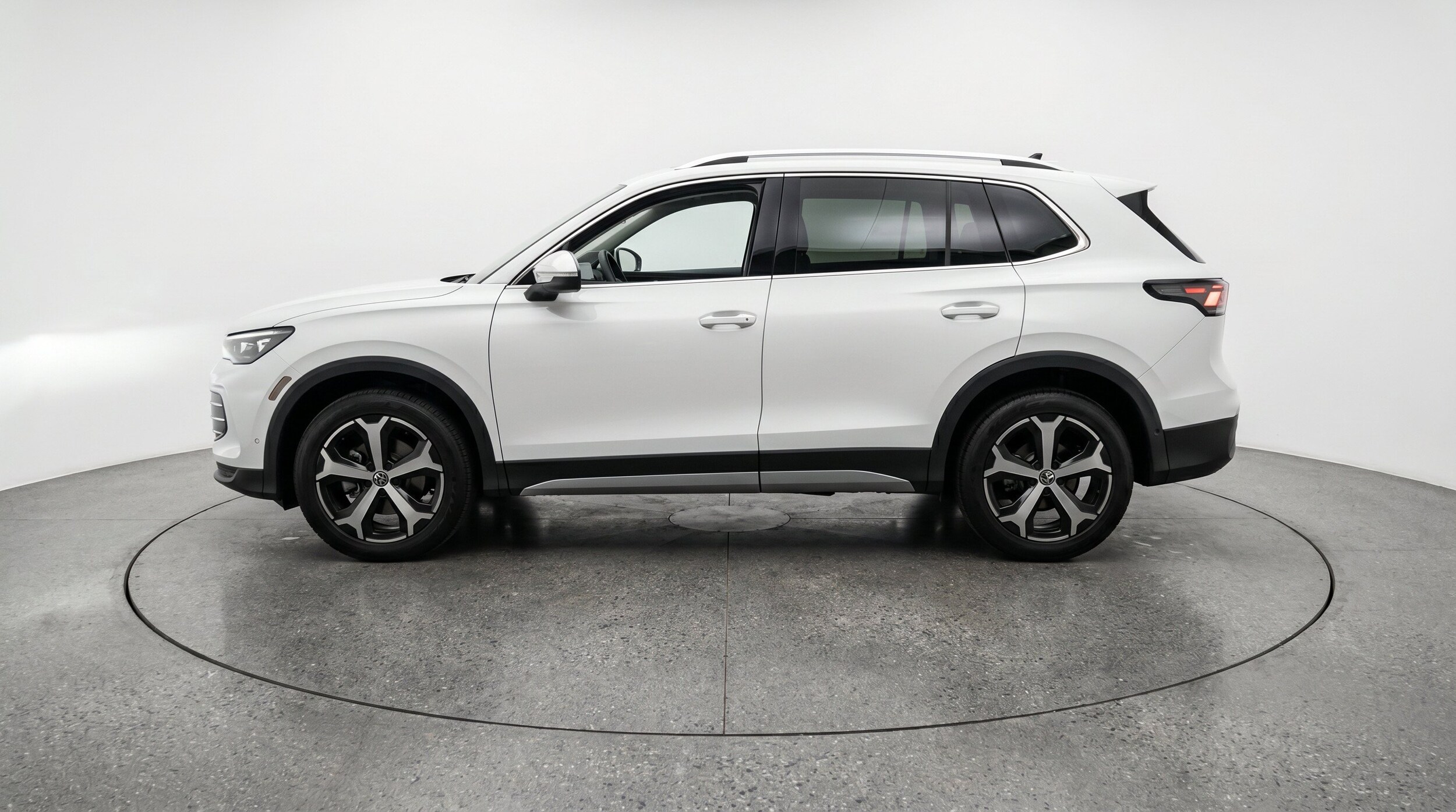Thumbnail: 2026 Volkswagen Tiguan - 5