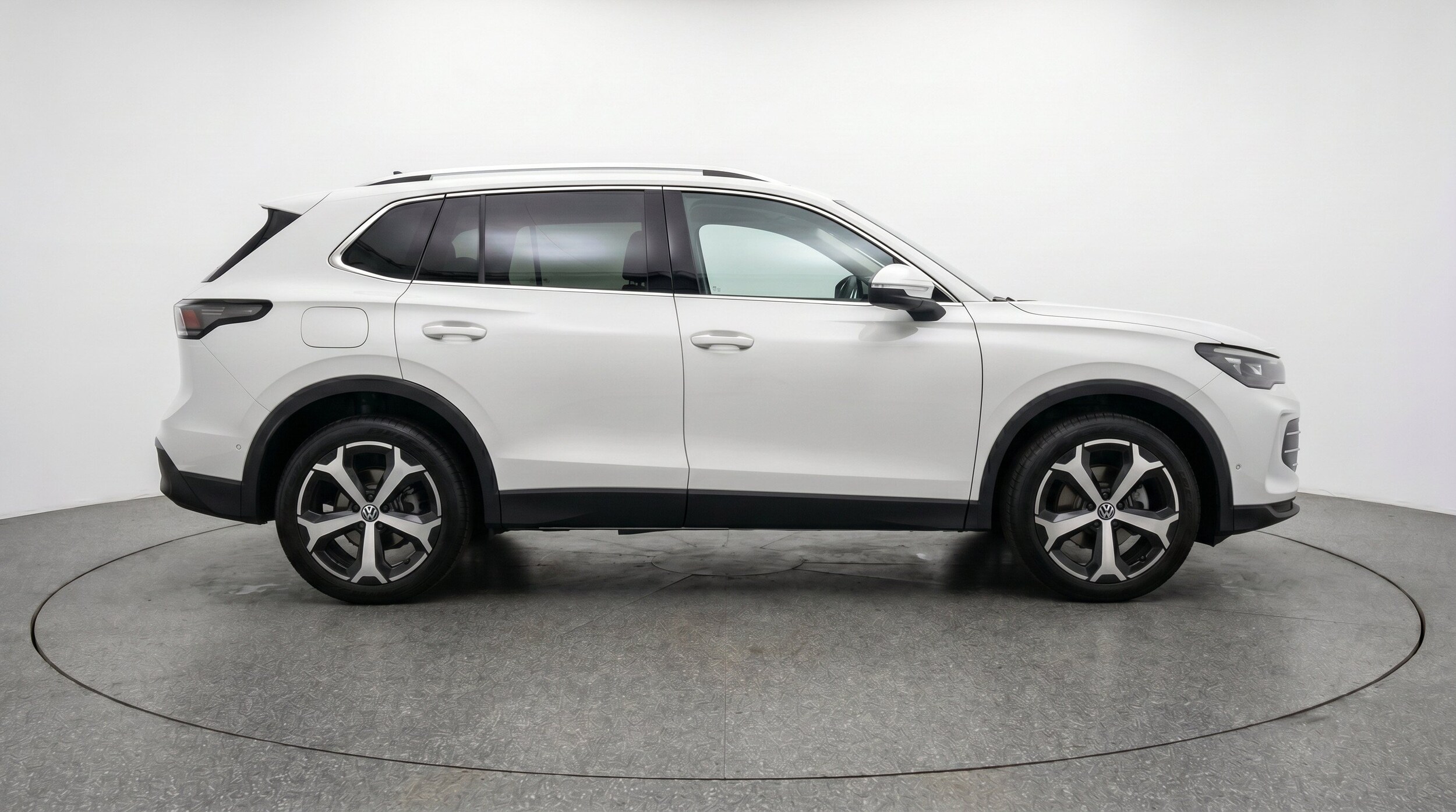 Thumbnail: 2026 Volkswagen Tiguan - 10