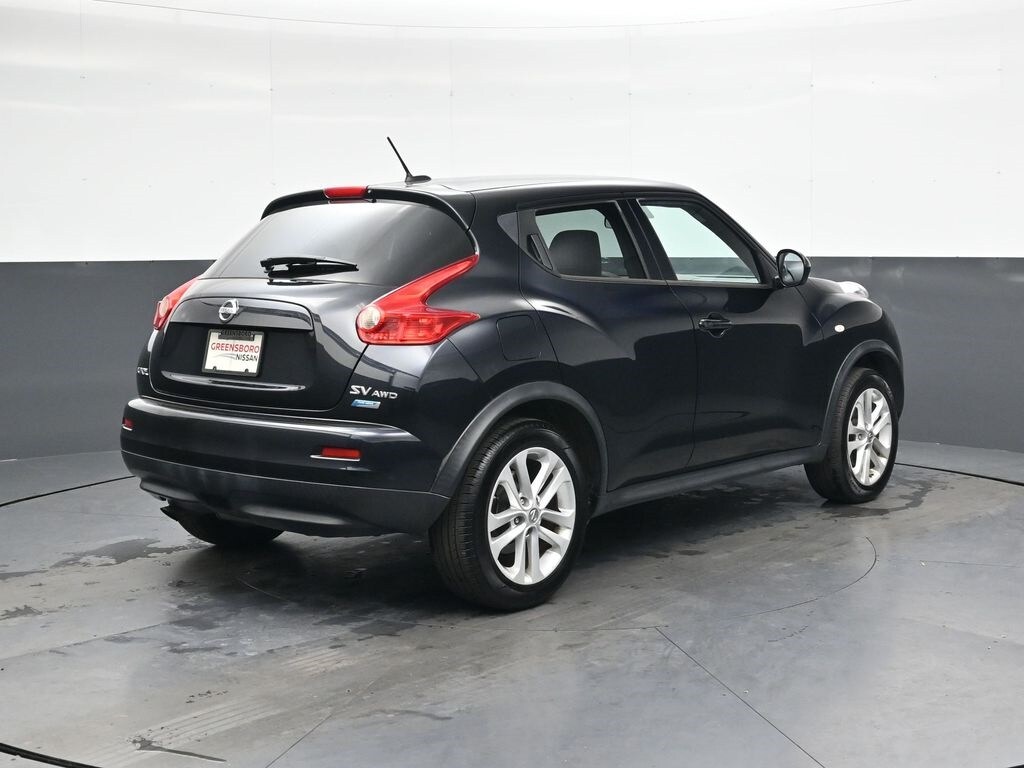 2014 Nissan Juke SV photo 2