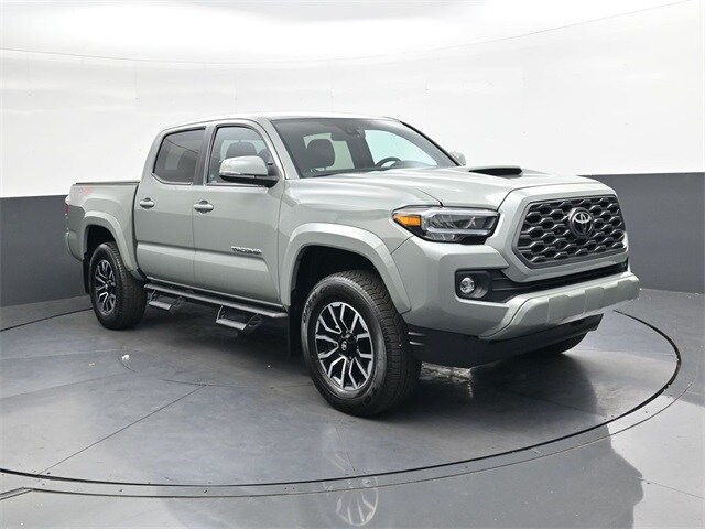 2022 Toyota Tacoma TRD Sport V6 photo 2