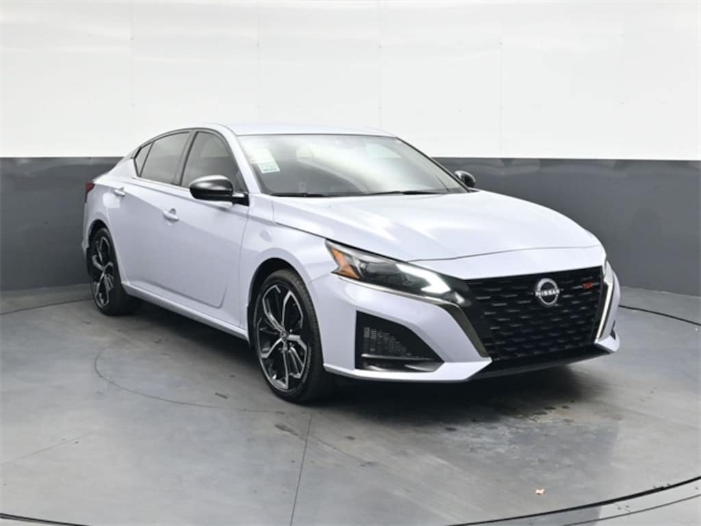 Certified 2025 Nissan Altima SR Sedan