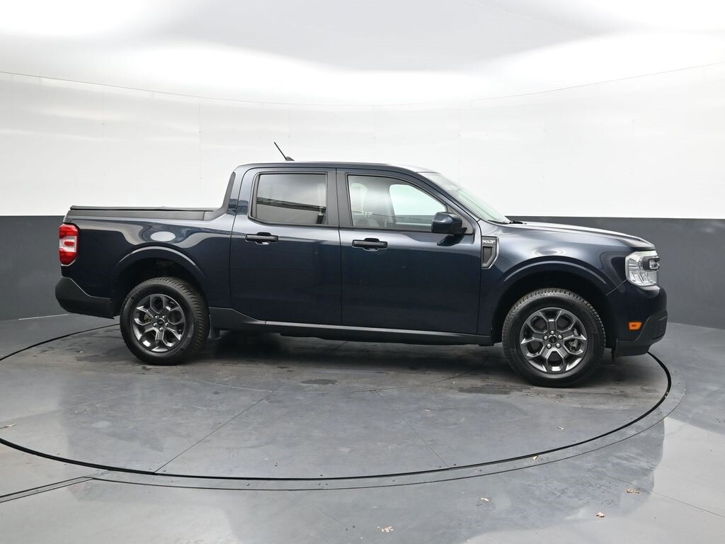 2022 Ford Maverick XLT photo 2