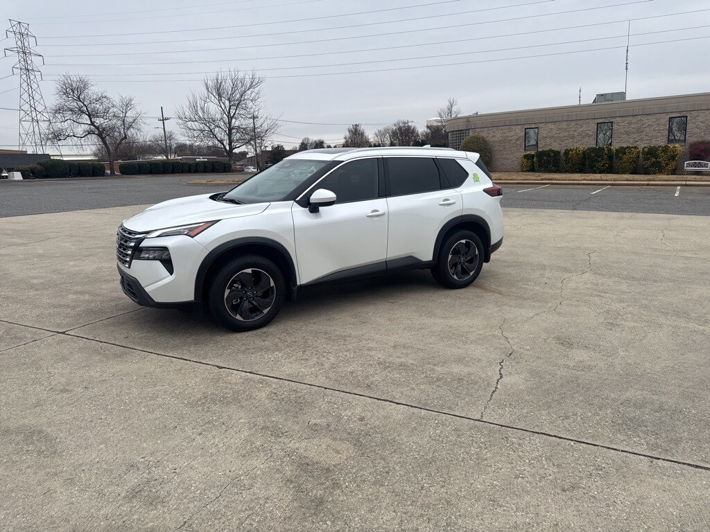 Used 2024 Nissan Rogue SV SUV