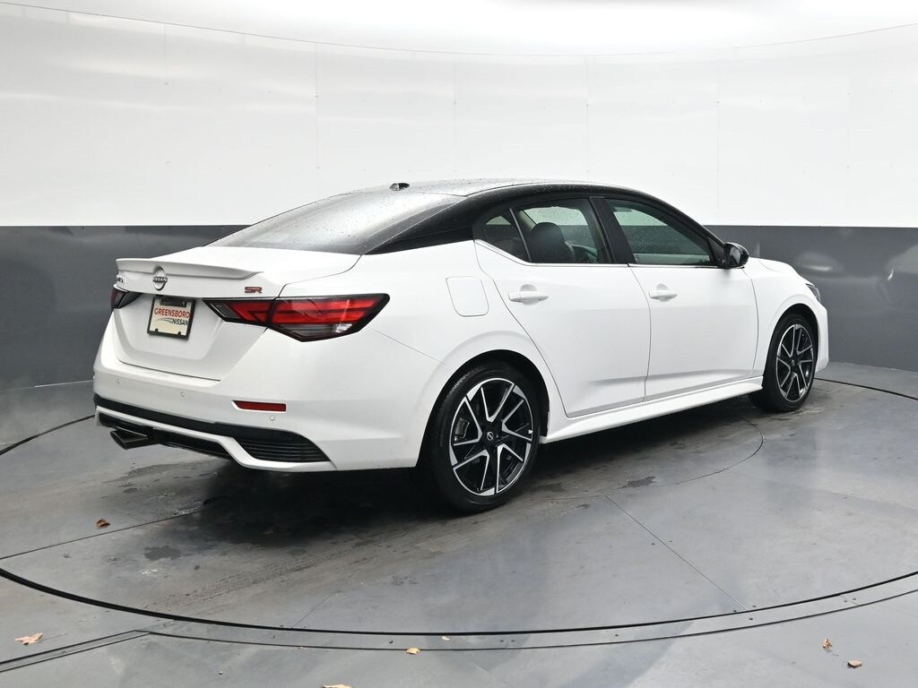 2024 Nissan Sentra SR photo 3