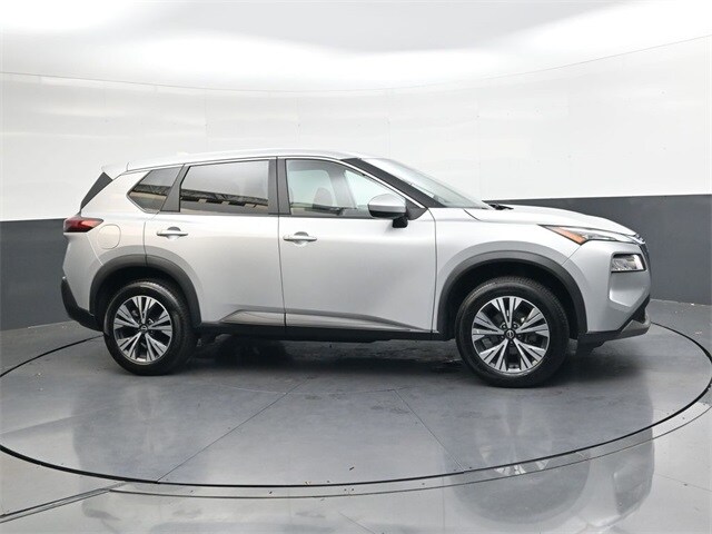 2023 Nissan Rogue SV photo 3
