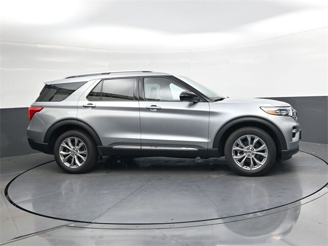 2024 Ford Explorer Limited photo 3