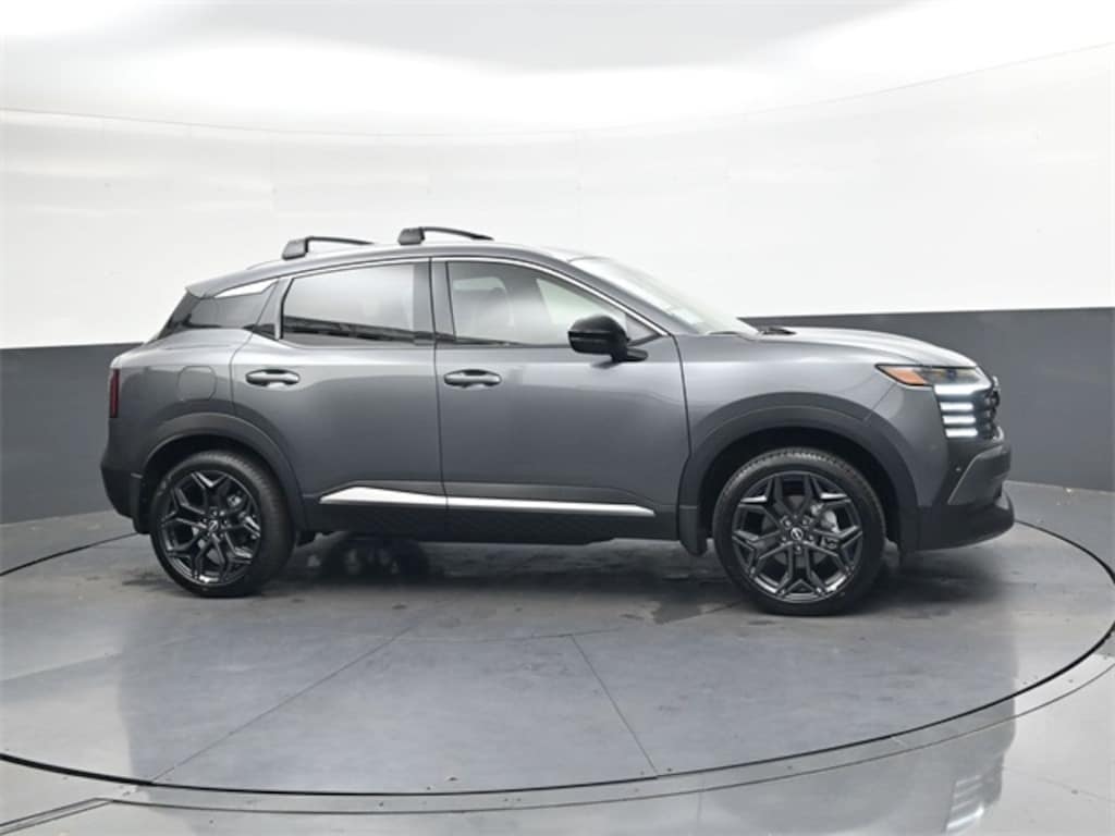 New 2026 Nissan Kicks SR SUV