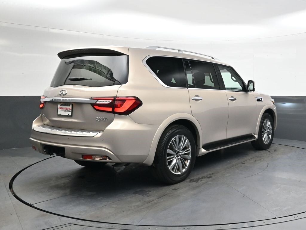 2021 Infiniti QX80 Luxe photo 2
