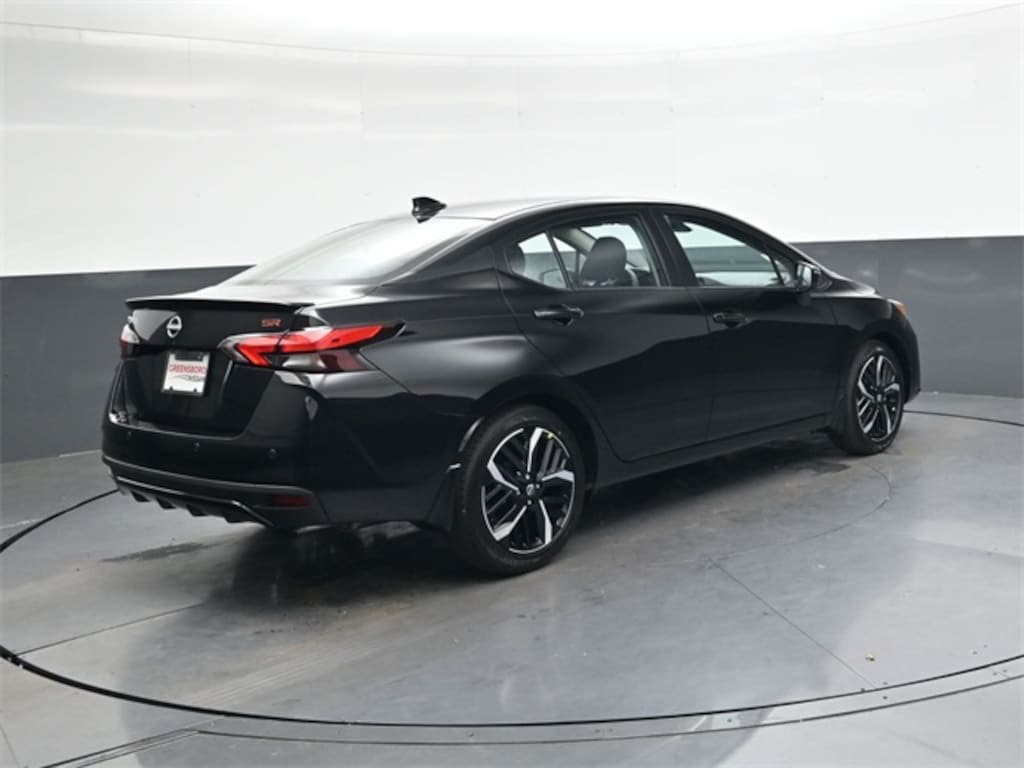 New 2025 Nissan Versa 1.6 SR Sedan