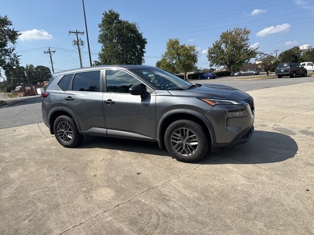 2021 Nissan Rogue S photo 2