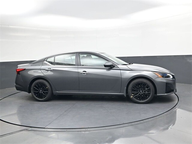 2025 Nissan Altima SV Special Edition photo 3