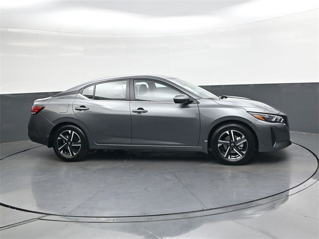 2025 Nissan Sentra SV photo 3
