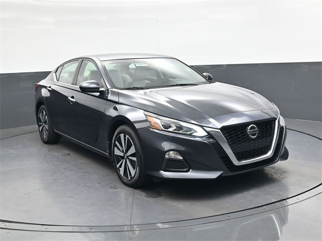 2022 Nissan Altima 2.5 SV photo 2
