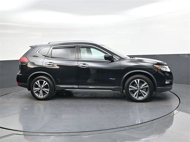 2017 Nissan Rogue Hybrid SL photo 3