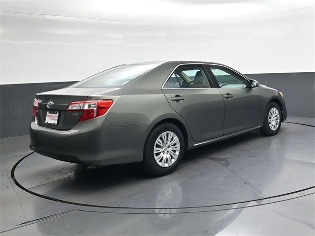 2012 Toyota Camry LE photo 4
