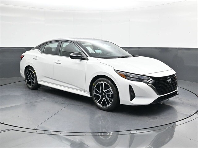 2025 Nissan Sentra SR photo 2