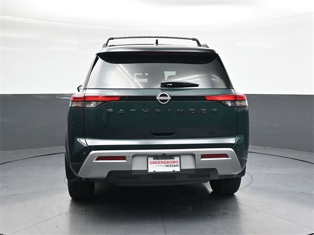 2024 Nissan Pathfinder SL photo 4