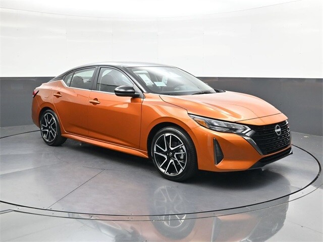 2025 Nissan Sentra SR photo 2