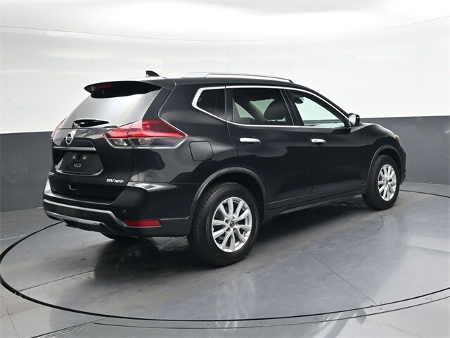 2020 Nissan Rogue SV photo 3