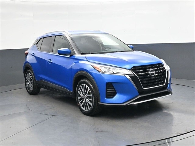 2022 Nissan Kicks SV photo 2