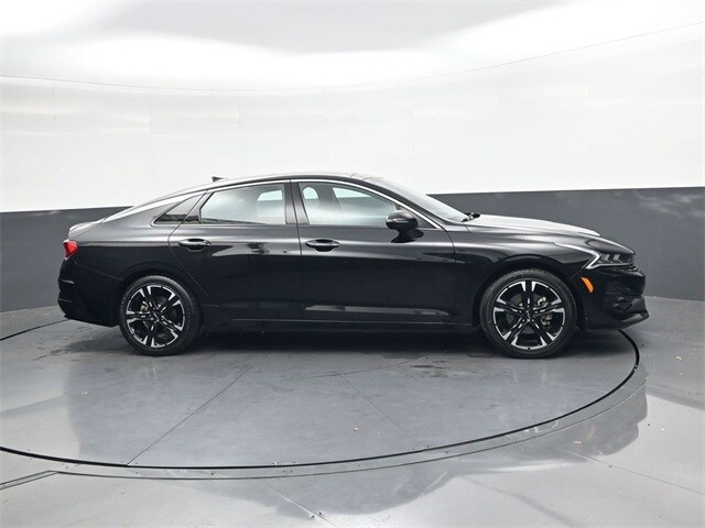 2024 Kia K5 GT-Line photo 3