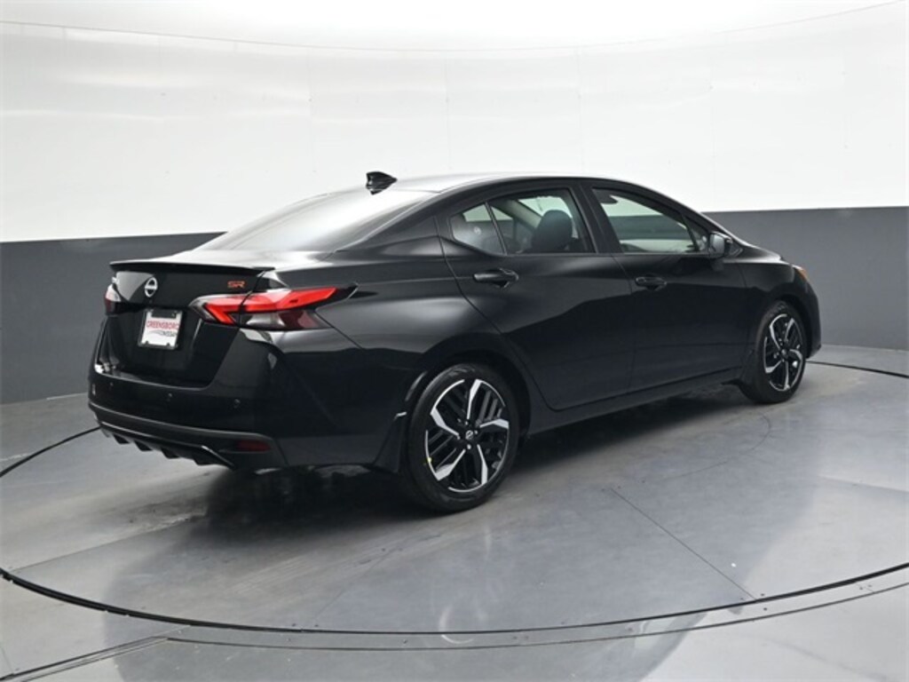 New 2025 Nissan Versa 1.6 SR Sedan