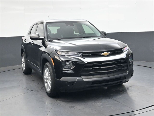 2021 Chevrolet Trailblazer LS photo 2