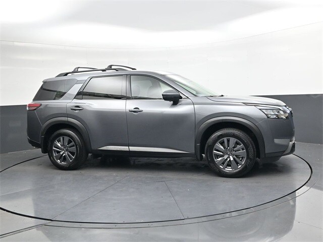 2025 Nissan Pathfinder SV photo 3