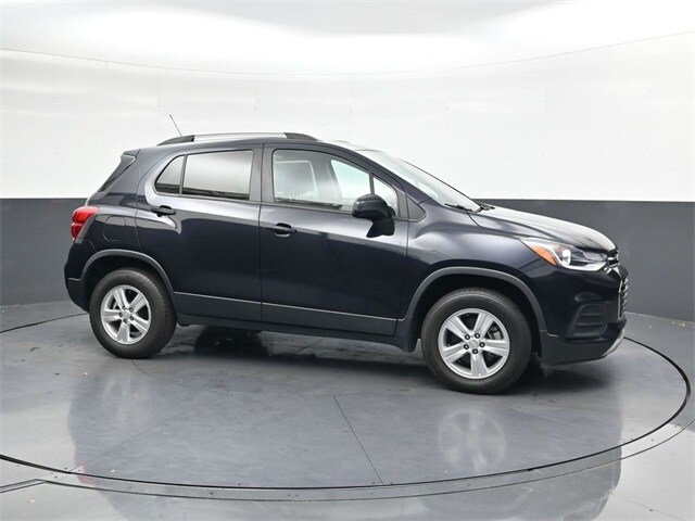 2021 Chevrolet Trax LT photo 3