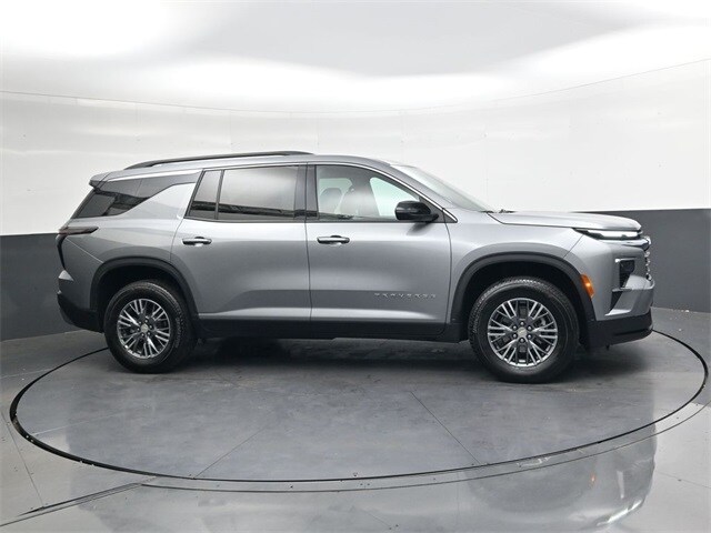 2025 Chevrolet Traverse 1LT photo 3