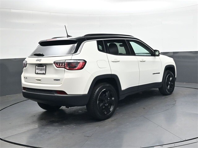 2018 Jeep Compass Latitude photo 2