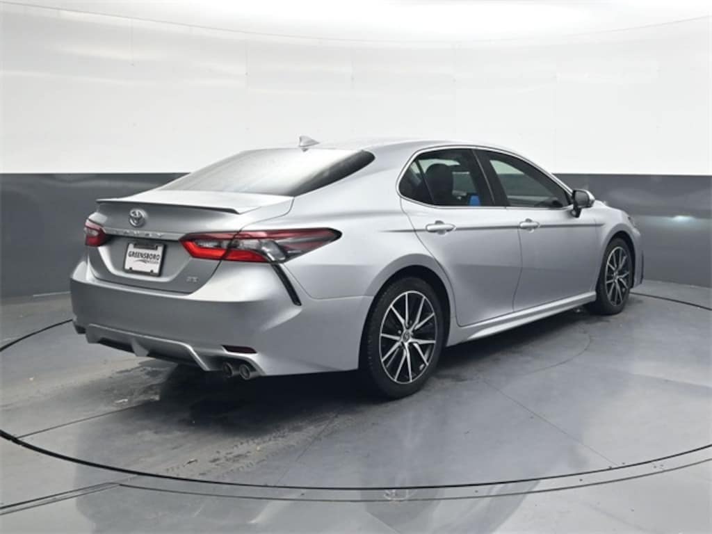 Used 2021 Toyota Camry SE Sedan