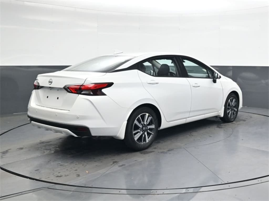 New 2025 Nissan Versa 1.6 SV Sedan