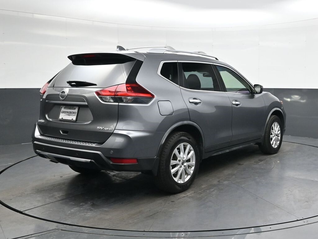 2020 Nissan Rogue SV photo 3