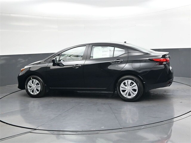 2025 Nissan Versa 1.6 S photo 3