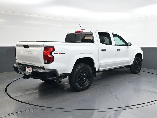 2023 Chevrolet Colorado photo 3