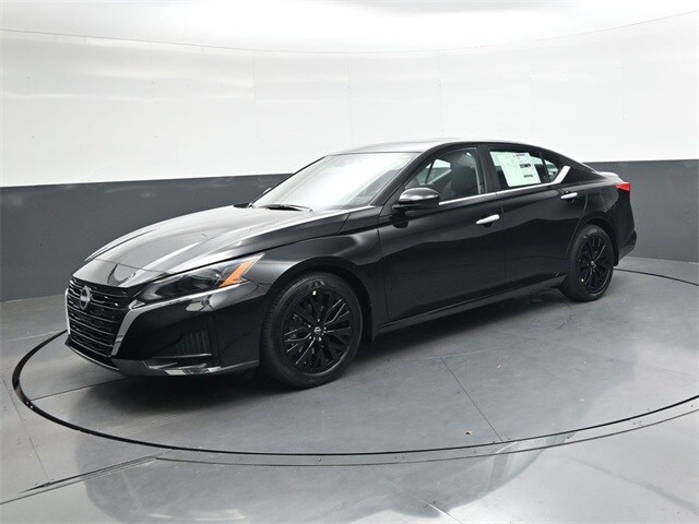 2025 Nissan Altima SV photo 4