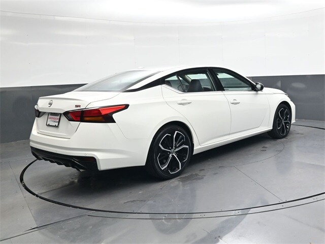 2024 Nissan Altima 2.5 SR photo 3
